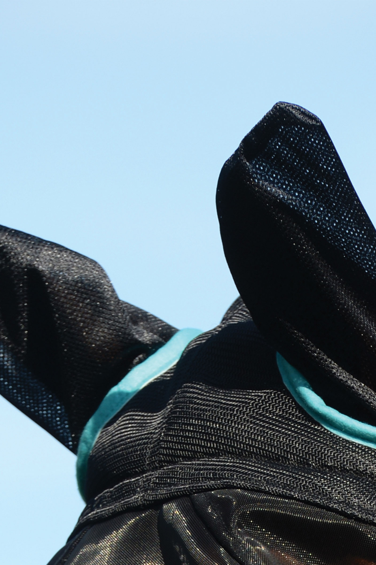 Weatherbeeta Comfitec Deluxe Fine Mesh Fliegenmaske mit Ohren und Fransen