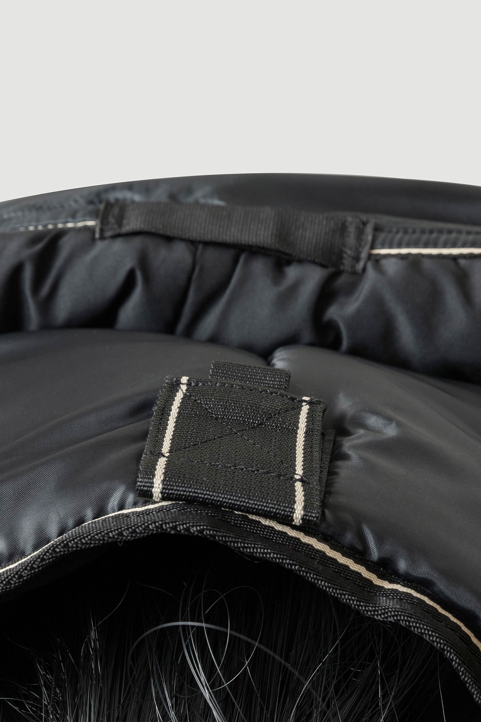 Back on Track Obsidian Weidedecke mit abnehmbarem Halsteil, 150g