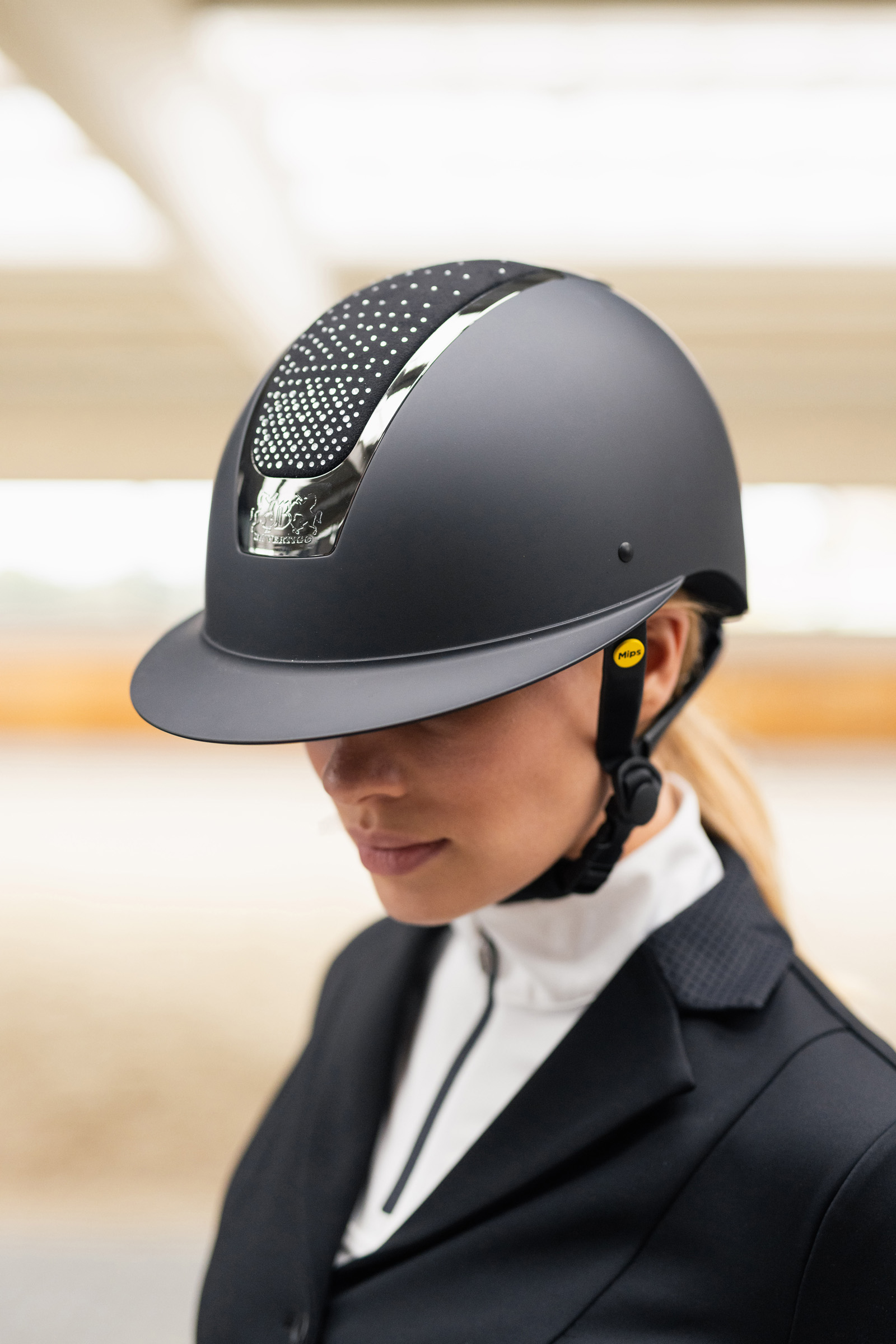 B Vertigo Majoris Mips Helm mit Strass-Steinen