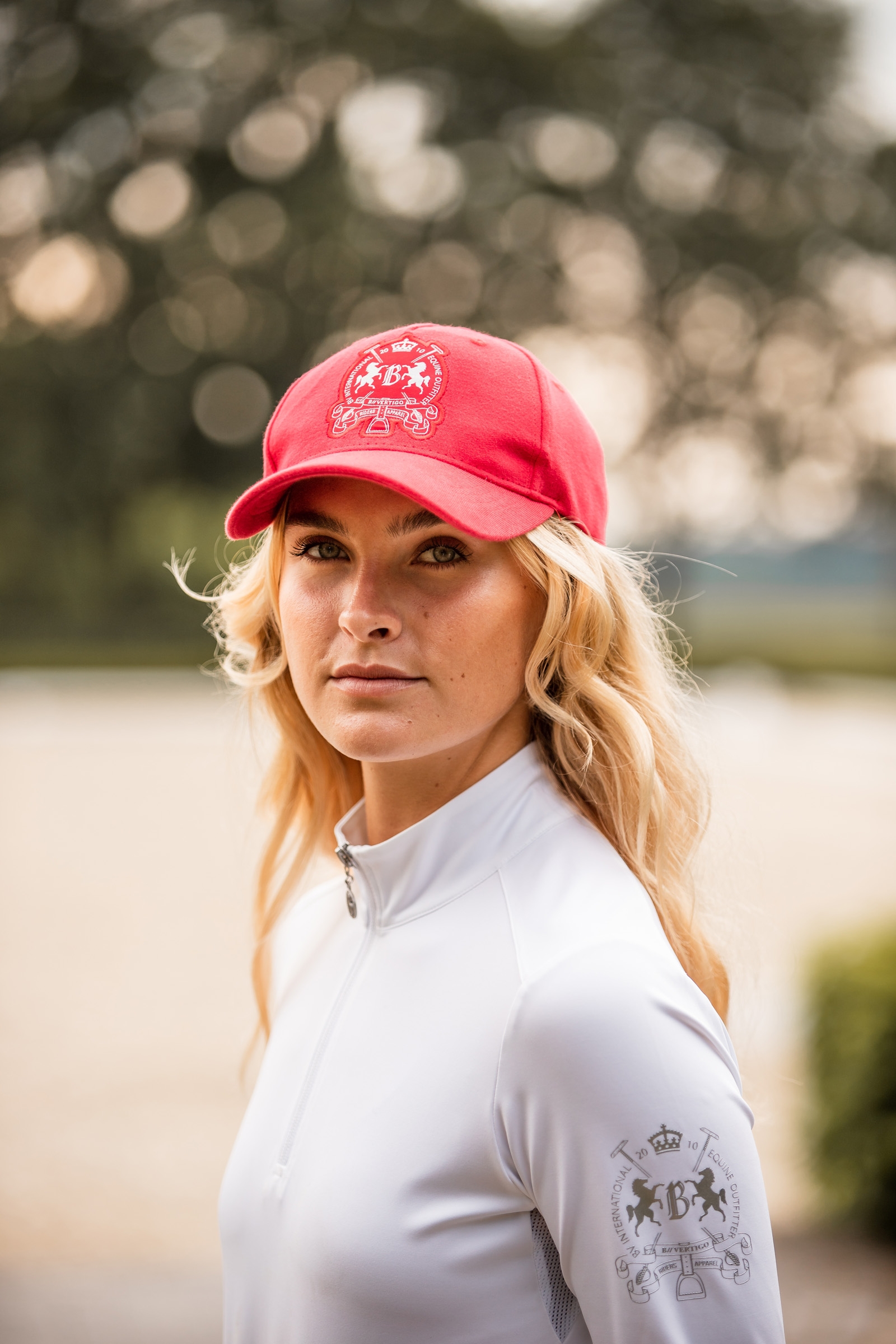 B Vertigo Logo Kappe