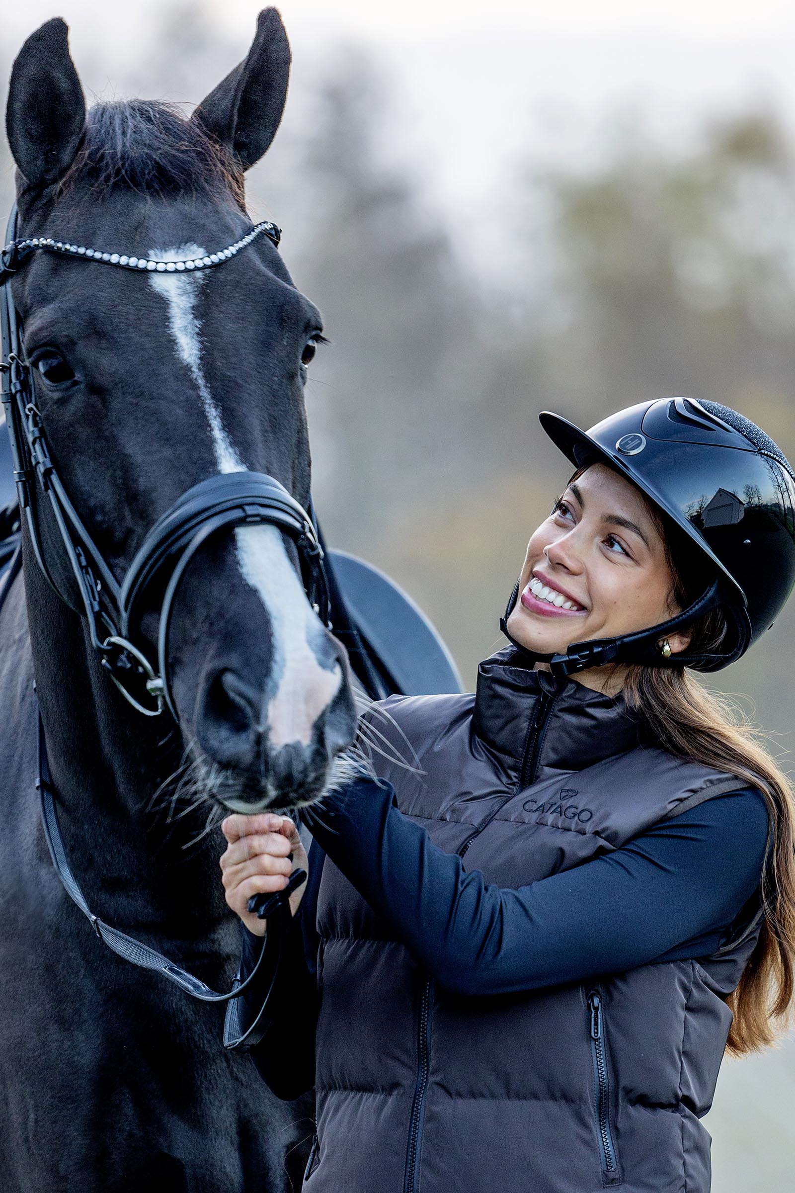 OneK Avance Glossy Glitter Reithelm