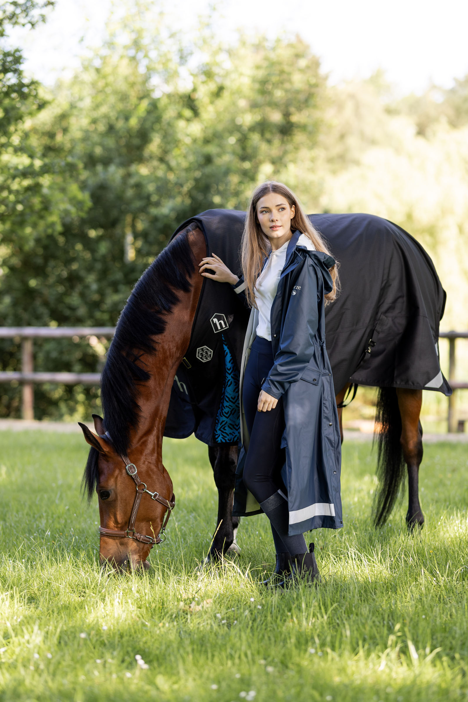 Horze Hazel Langer Damen-Regenmantel mit Schlitzen