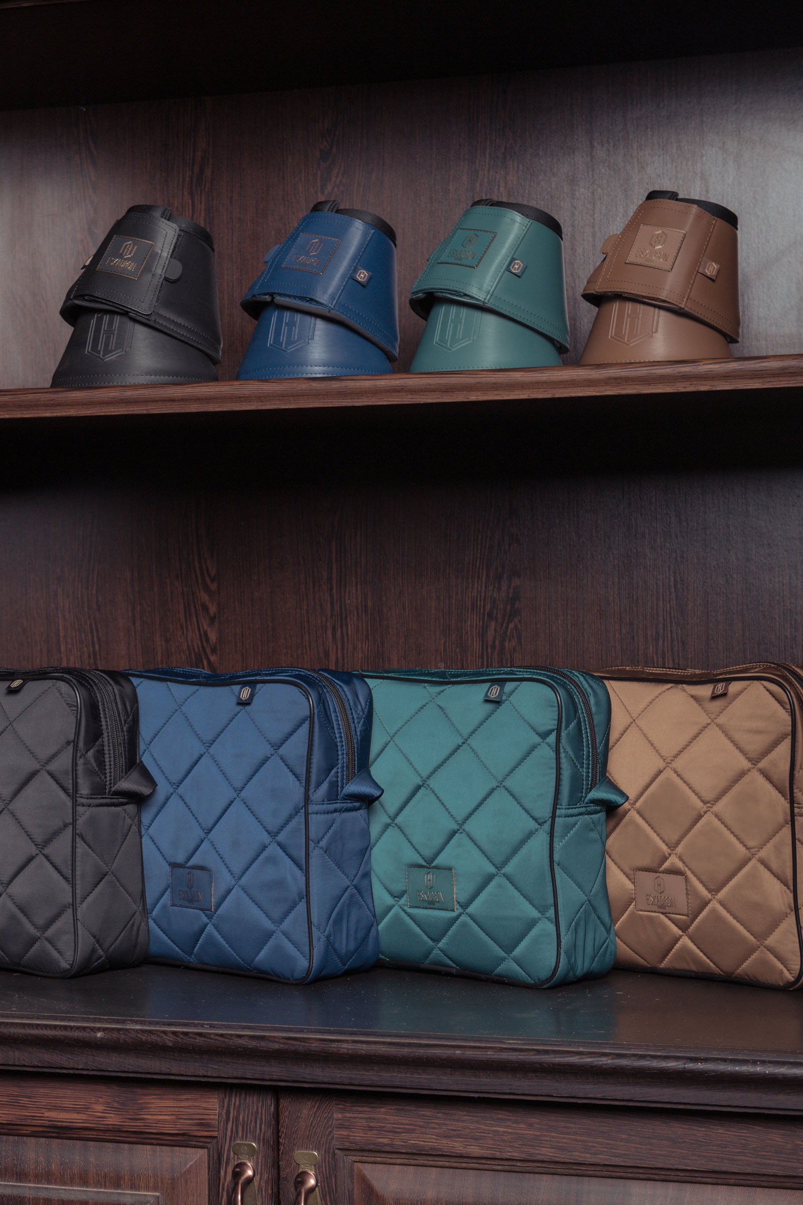 Eskadron Heritage AW24 Softslate Hufglocken