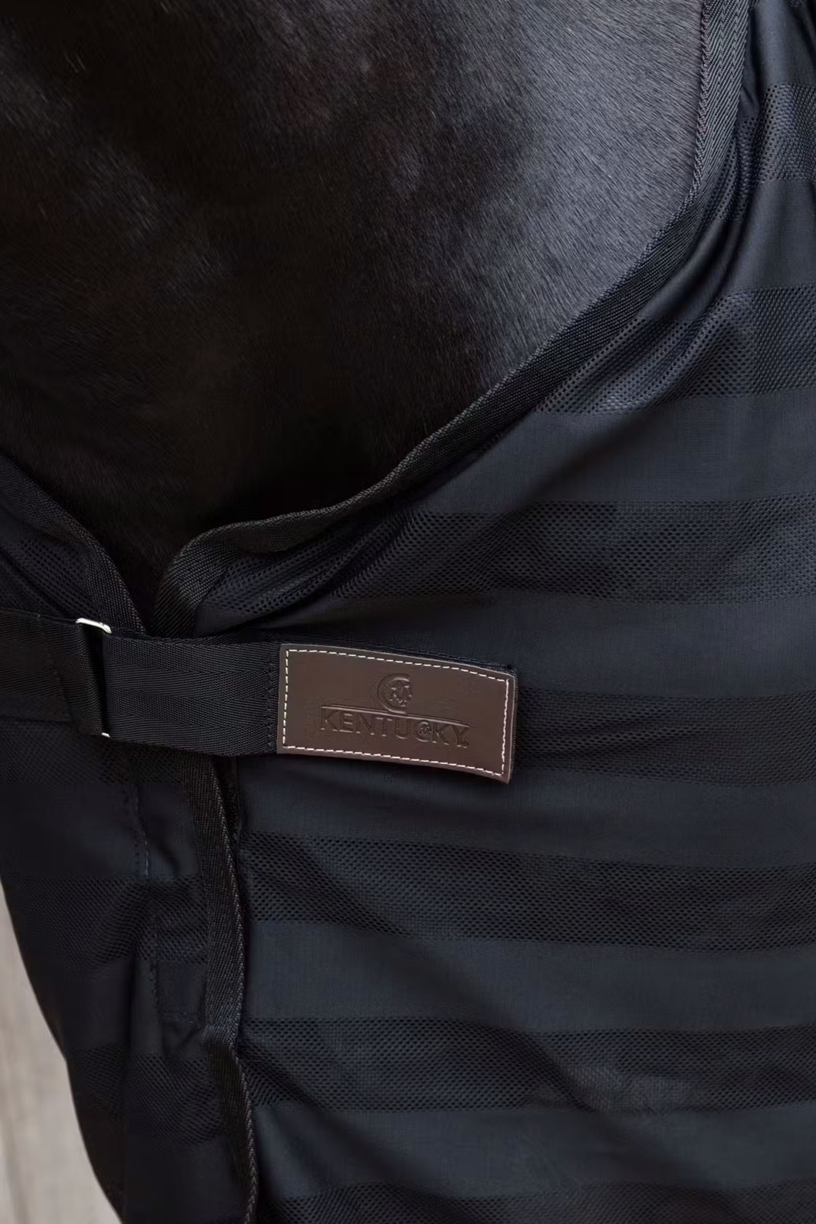 Kentucky Horsewear leichte gestreifte Fliegendecke aus Mesh