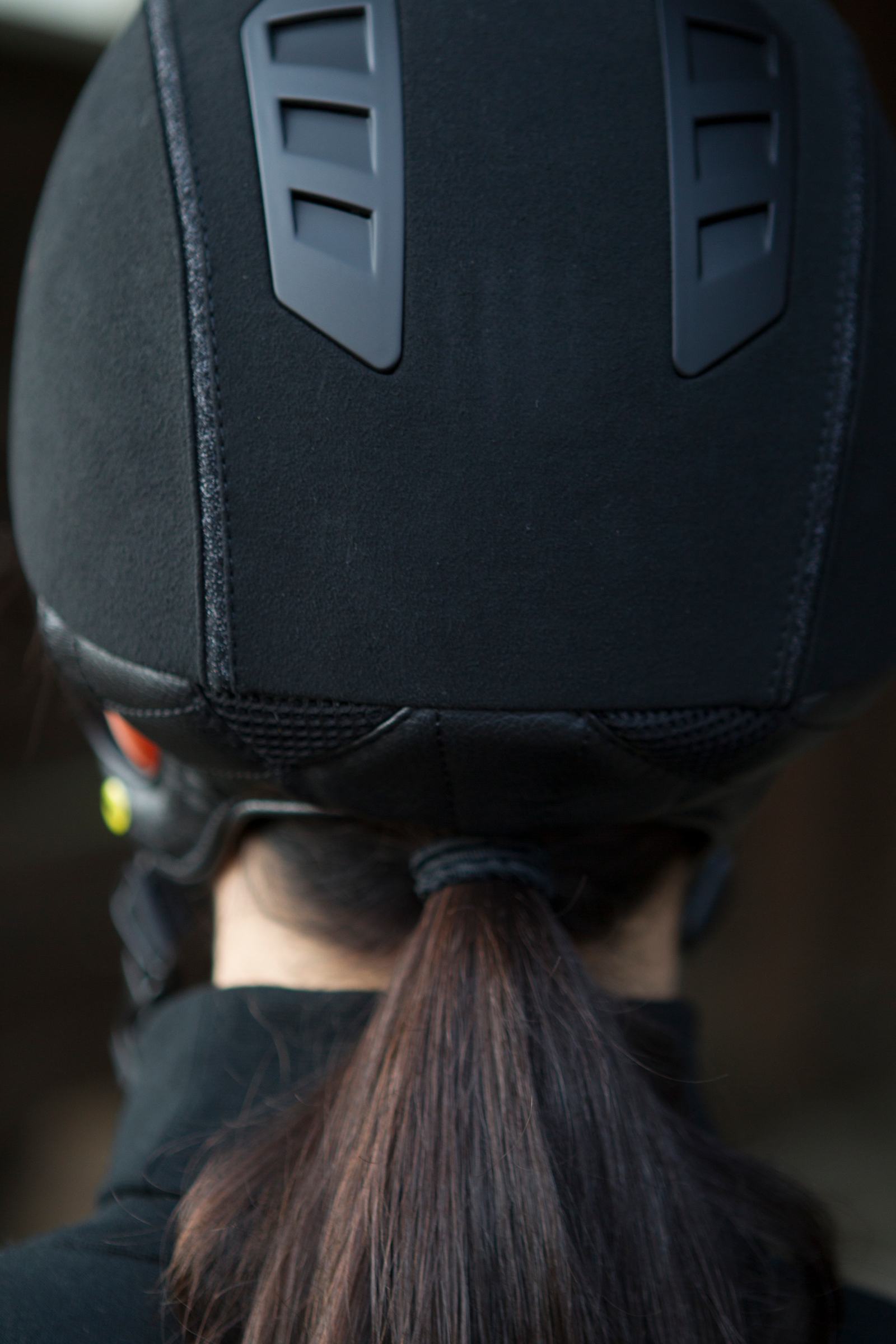 Back on Track EQ3 MIPS Reithelm mit Microfaser